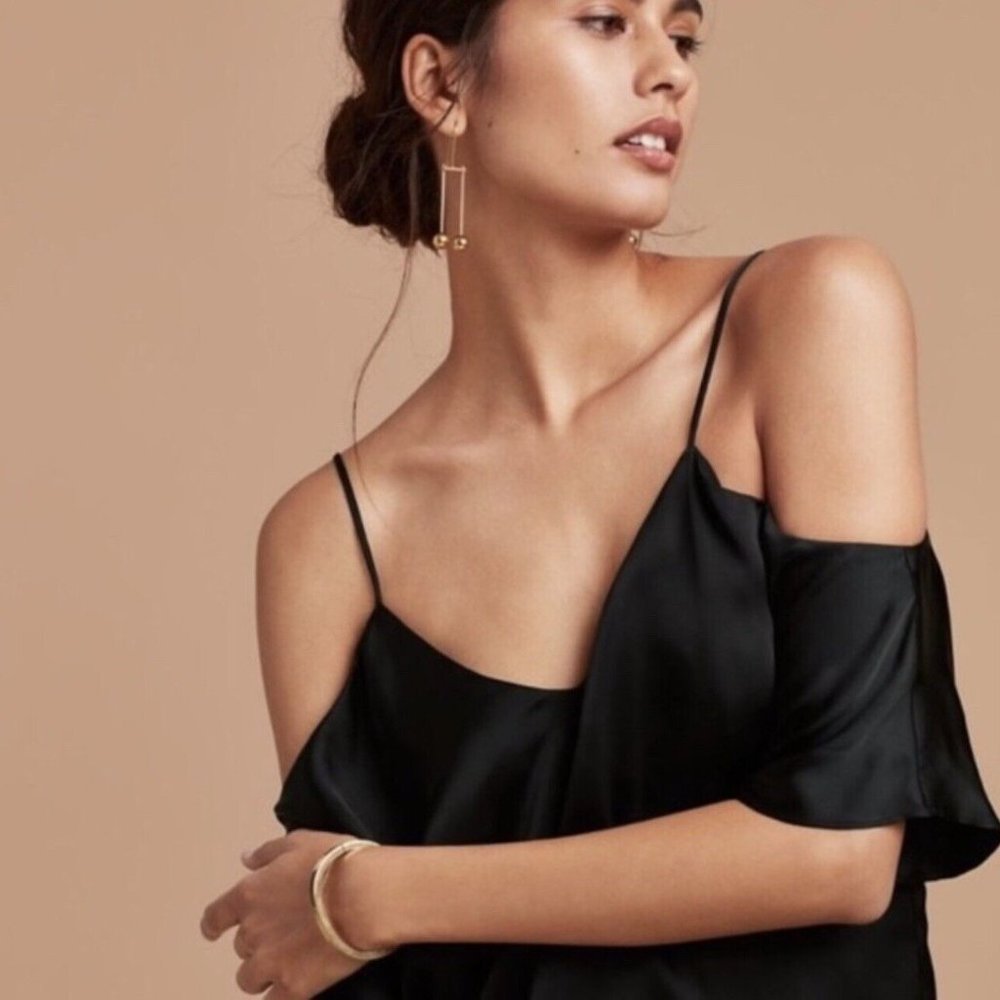 Aritzia Wilfred Draveil Off the Shoulder Blouse in Black, size XXS (oversized)